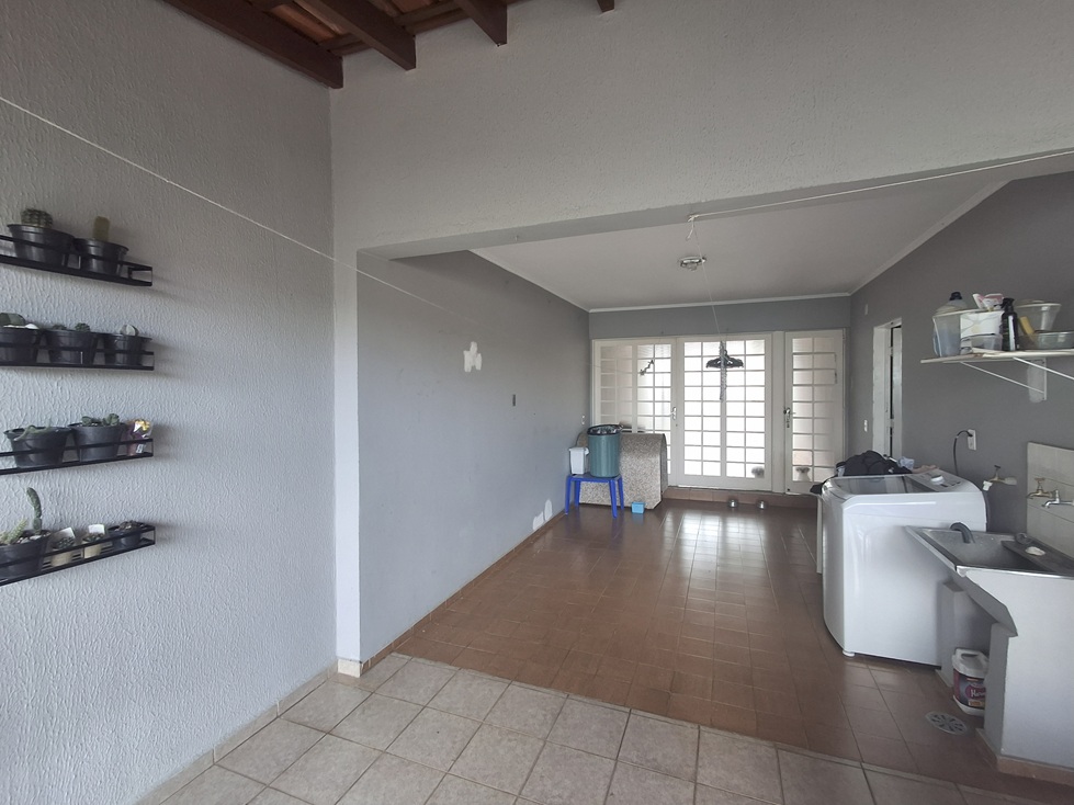 Casa ampla com 4 dormitórios e quintal na Vila Independência – Valinhos - Capello Imóveis