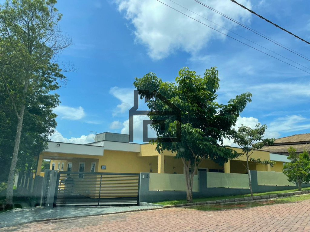 Viva o Sonho da Vida no Clube de Campo! - Capello Imóveis